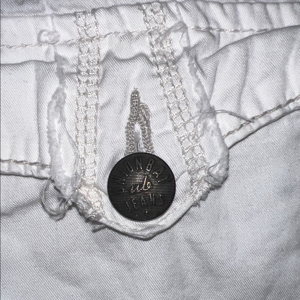UNIONBAY Women's White Cargo Shorts - Picture 6 of 7